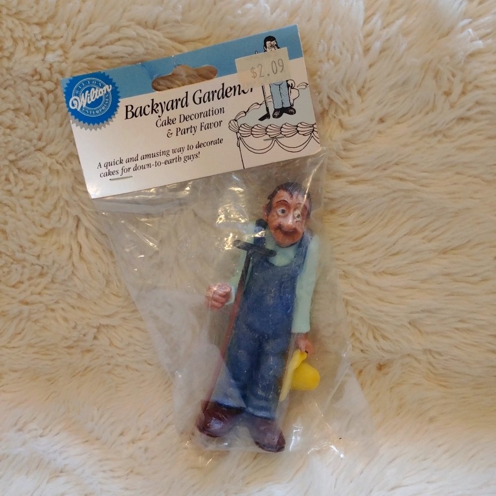 Wilton Backyard Gardener Vintage cake topper. Original bag. Man.